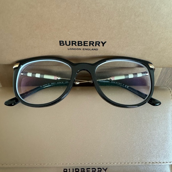 Brand new Burberry frames - Picture 6 of 9
